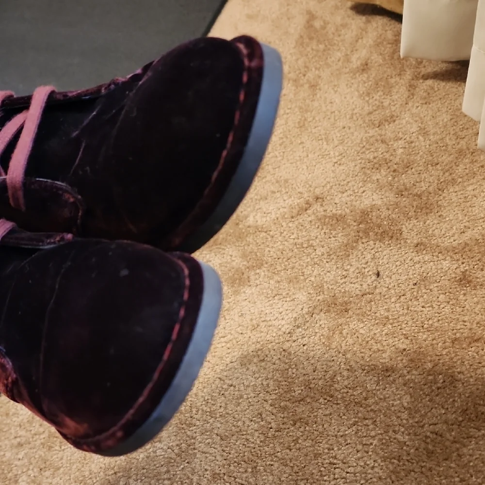 CHANEL Interlocking CC Logo Velvet Burgundy Lace-up Boots - Picture 3 of 14